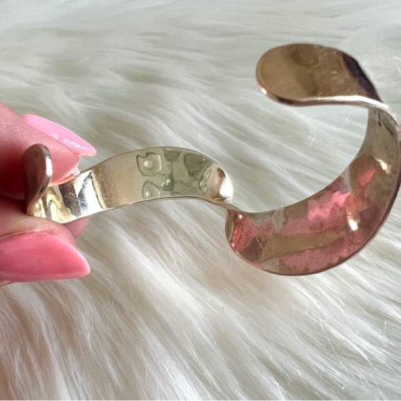 14k gold James Avery ULTRA RARE sculptural soft hammered cuff bracelet - Picture 7 of 15